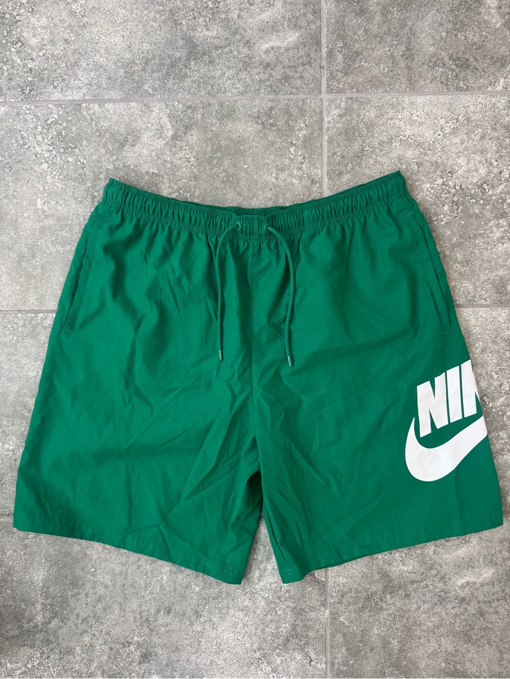 Nike green Shorts men’s size XXL like new